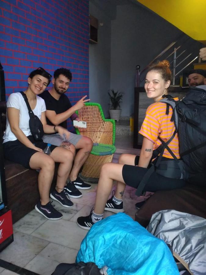 Big Brother Hostel Hotel Агра Екстериор снимка