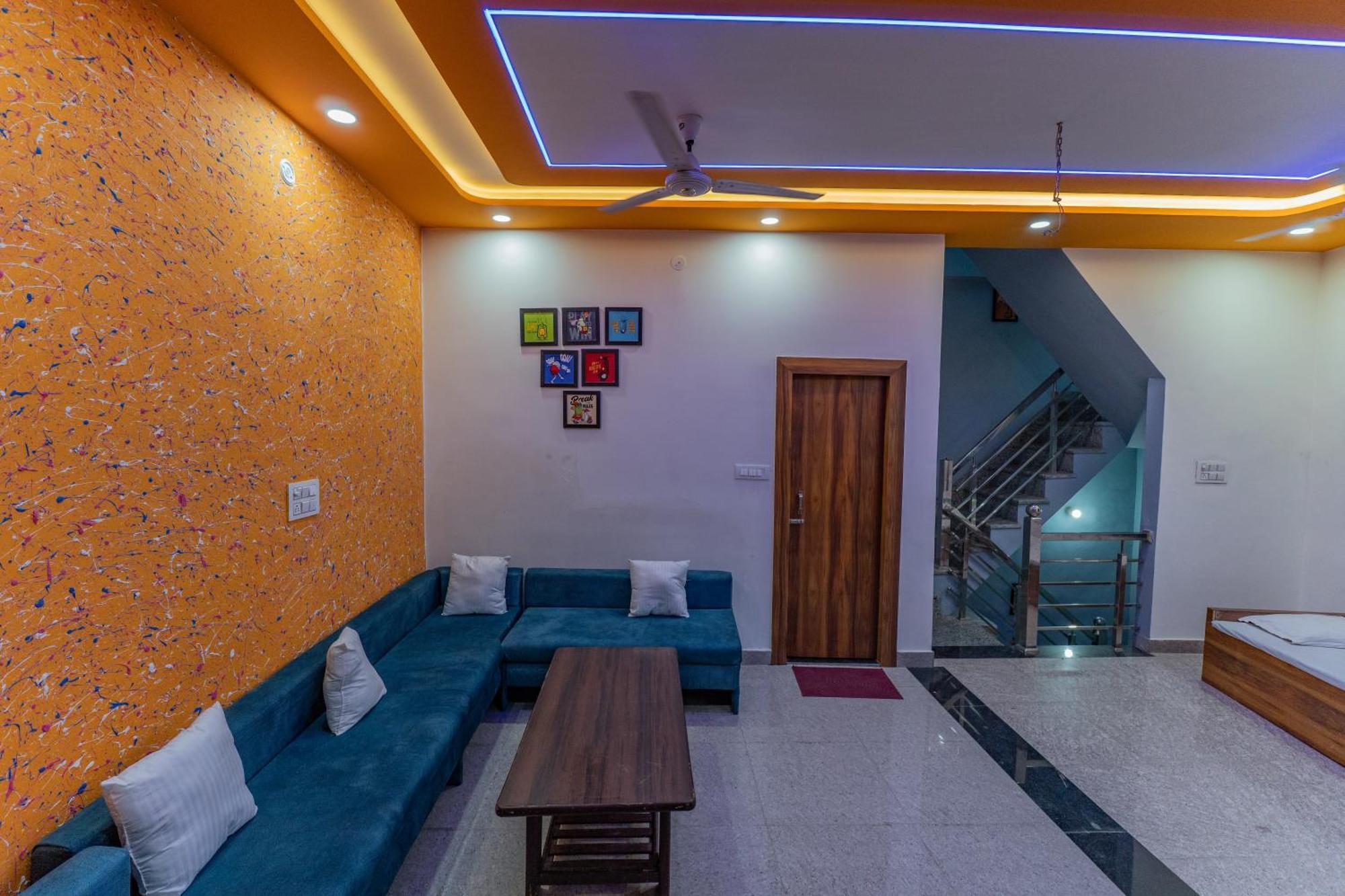 Big Brother Hostel Hotel Агра Екстериор снимка