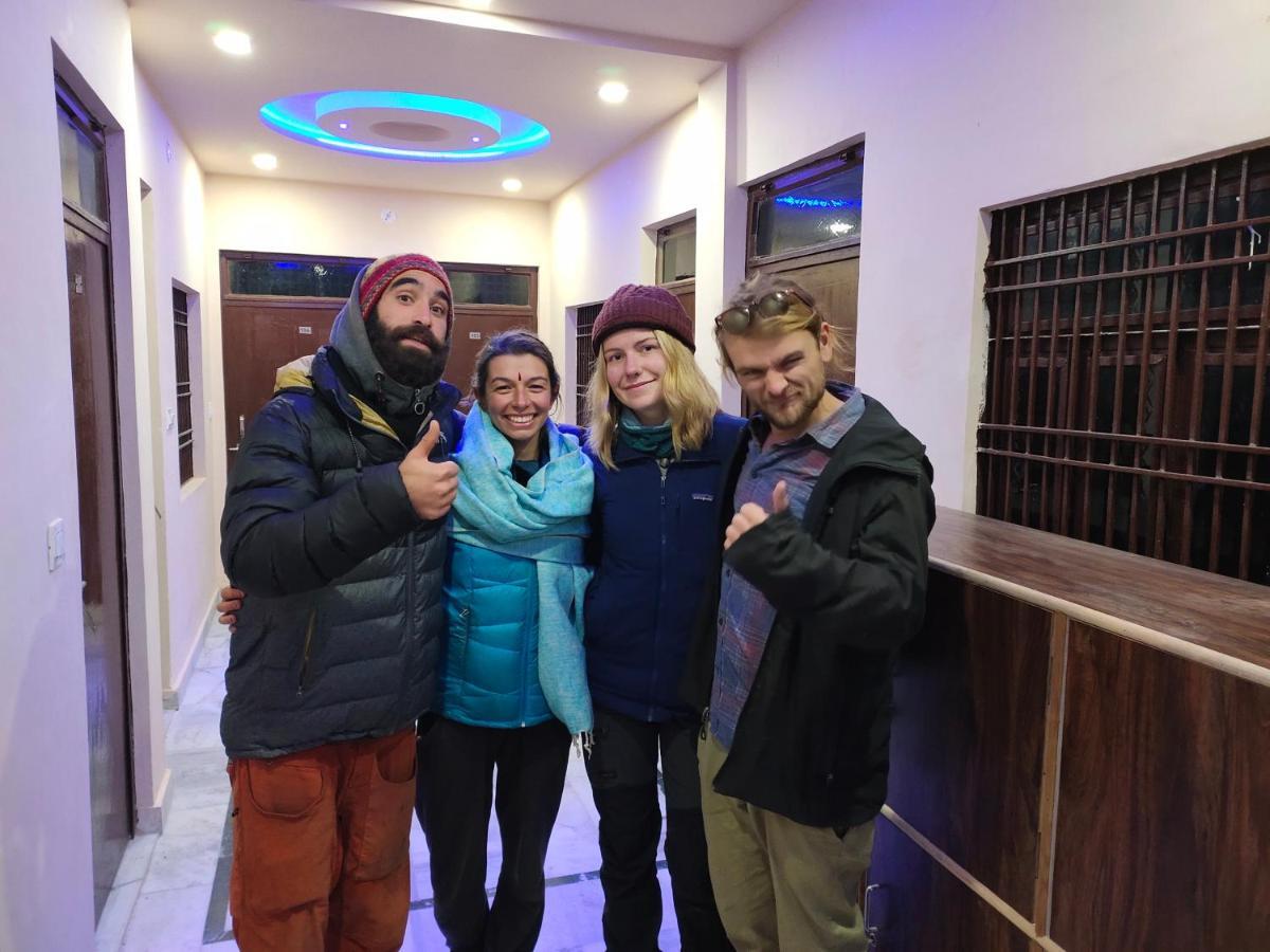 Big Brother Hostel Hotel Агра Екстериор снимка